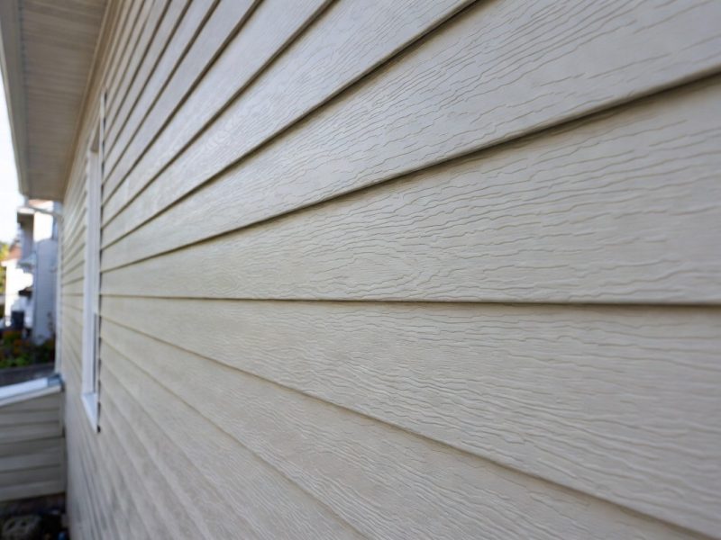 Lucrare decking și siding WPC realizată