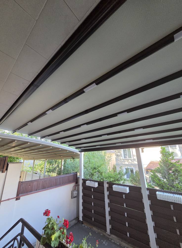 Pergolă din PVC realizată pentru terasă