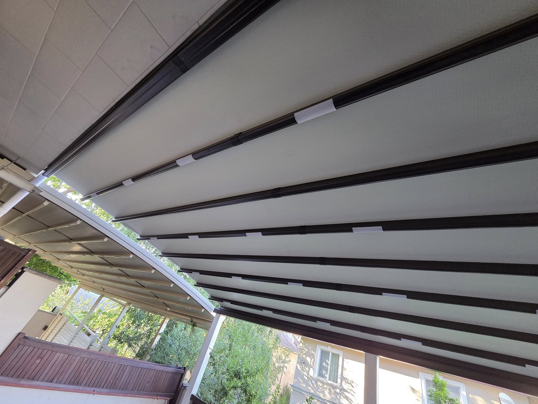 Pergolă din PVC realizată pentru terasă